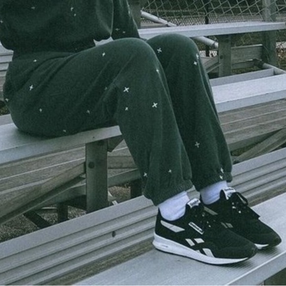 Reebok Classic Suede Navy Sneakers Women’s Size 9.5 - Picture 2 of 7